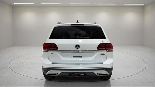 Pure White 2018 Volkswagen Atlas 3.6L SEL Premium