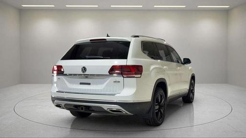 Pure White 2018 Volkswagen Atlas 3.6L SEL Premium