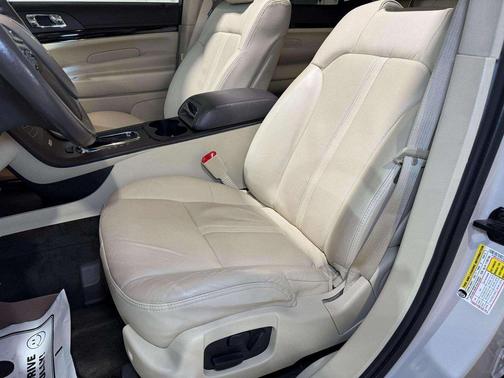 2019 Lincoln MKT Reserve