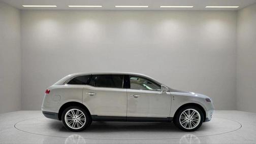 2019 Lincoln MKT Reserve