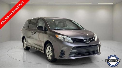 2020 Toyota Sienna SE