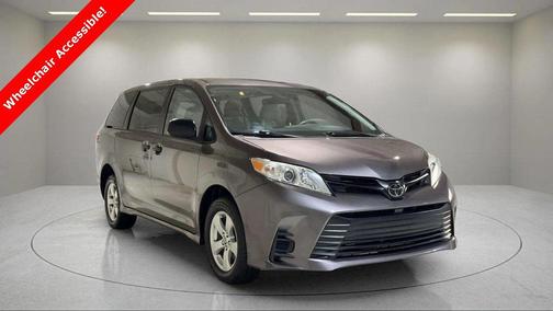 2020 Toyota Sienna SE