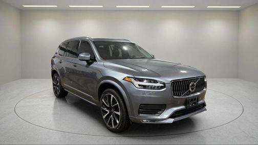 2020 Volvo XC90 T6 Momentum