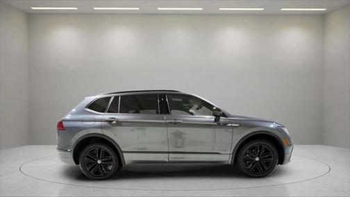 2022 Volkswagen Tiguan 2.0T SE R-Line Black 4MOTION