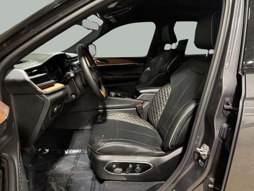 2023 Jeep Grand Cherokee L Summit Reserve