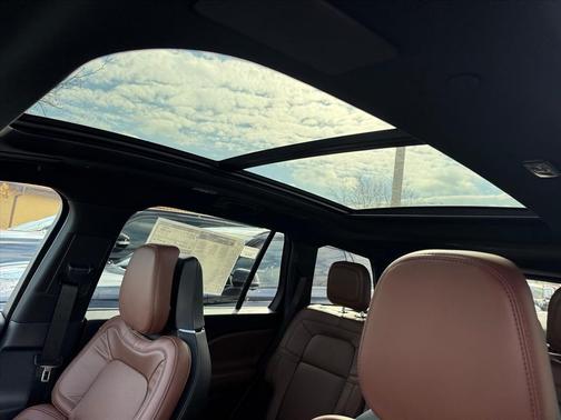 RED CARPET MET TC 2026 Lincoln Aviator Reserve AWD