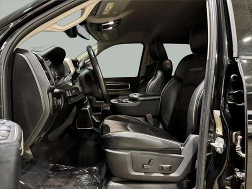 2024 RAM 2500 Laramie Crew Cab 4x4 6'4' Box