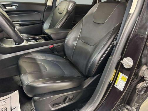 AGATE BLACK METALLIC 2020 Ford Edge Titanium