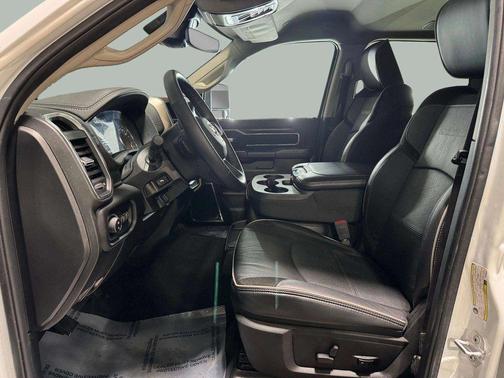 2024 RAM 2500 Laramie Crew Cab 4x4 6'4' Box