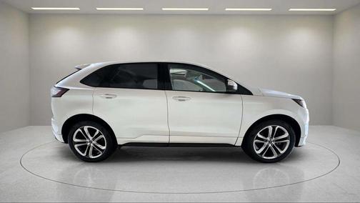 White Platinum Metallic Tri-Coat 2016 Ford Edge Sport