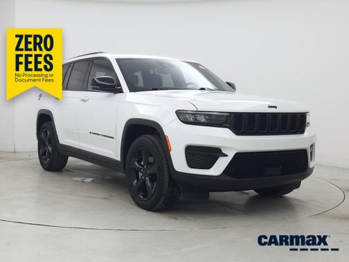 White 2023 Jeep Grand Cherokee Altitude