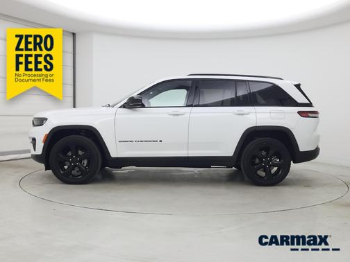 White 2023 Jeep Grand Cherokee Altitude