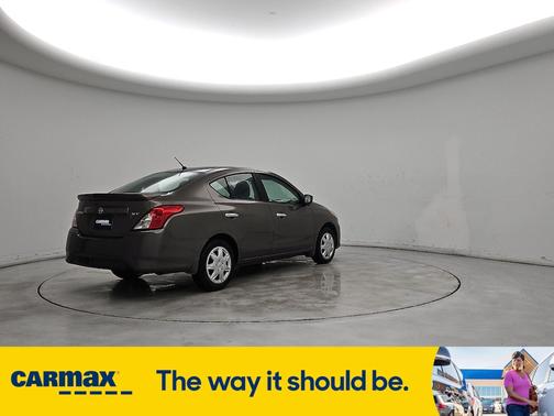 2016 Nissan Versa SV
