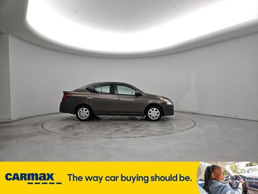 2016 Nissan Versa SV