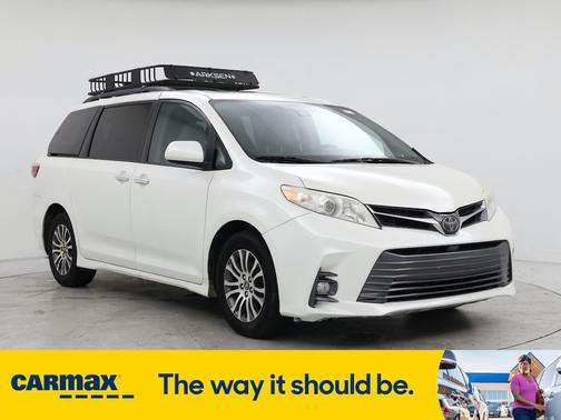 2018 Toyota Sienna XLE