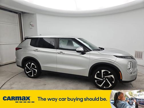 2022 Mitsubishi Outlander ES