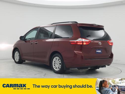 2017 Toyota Sienna XLE