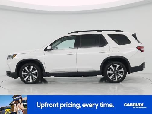 White 2024 Honda Pilot Touring