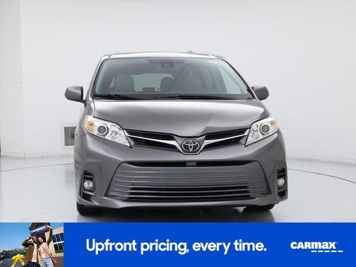 2018 Toyota Sienna XLE