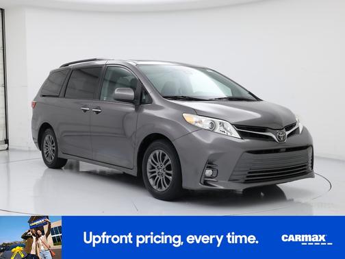 2018 Toyota Sienna XLE