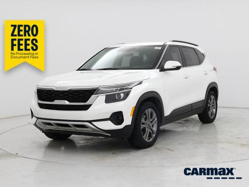 White 2022 Kia Seltos S