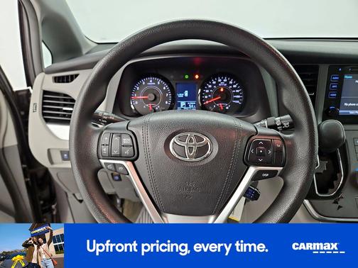 2017 Toyota Sienna LE