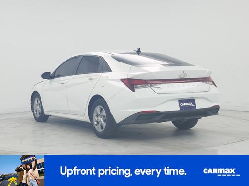 2022 Hyundai ELANTRA SE