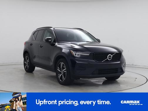 2024 Volvo XC40 B5 Core Dark Theme