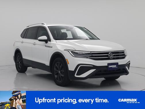 White 2024 Volkswagen Tiguan SE