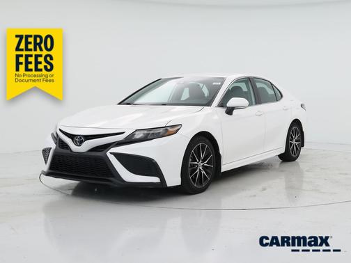 White 2023 Toyota Camry SE