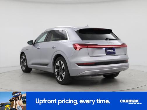 2022 Audi e-tron Premium Plus