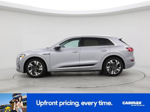 2022 Audi e-tron Premium Plus