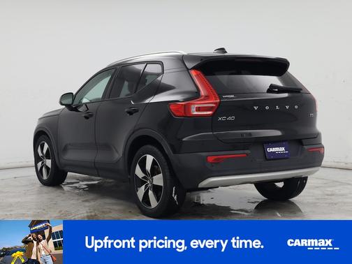 2020 Volvo XC40 T5 Momentum