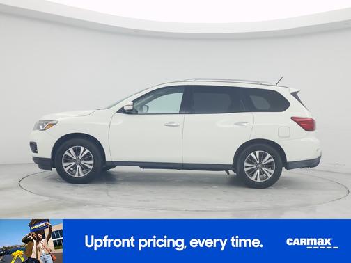 2017 Nissan Pathfinder SL