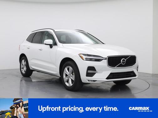 2022 Volvo XC60 B5 Momentum