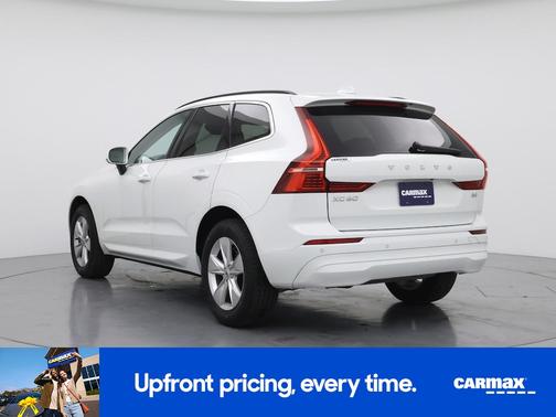 2022 Volvo XC60 B5 Momentum