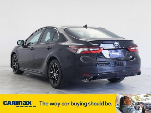 2022 Toyota Camry Hybrid SE