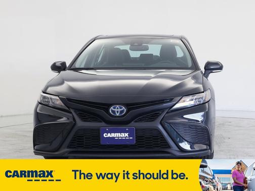 2022 Toyota Camry Hybrid SE