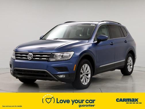 Photo 4 of 26 of 2018 Volkswagen Tiguan 2.0T SE