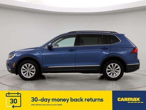 Photo 3 of 26 of 2018 Volkswagen Tiguan 2.0T SE