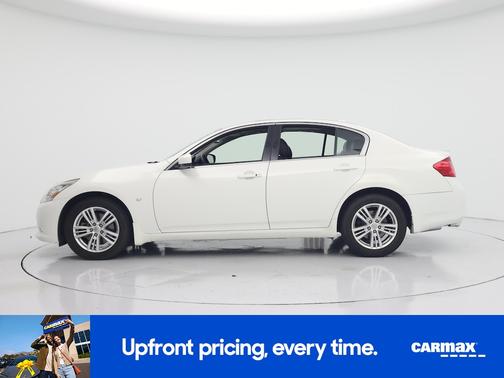 White 2015 INFINITI Q40