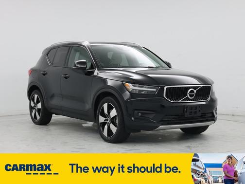 2021 Volvo XC40 T5 Momentum