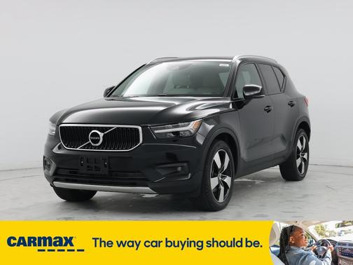 2021 Volvo XC40 T5 Momentum