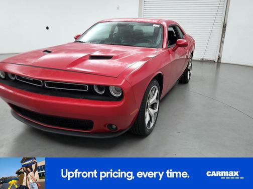 2016 Dodge Challenger SXT Plus