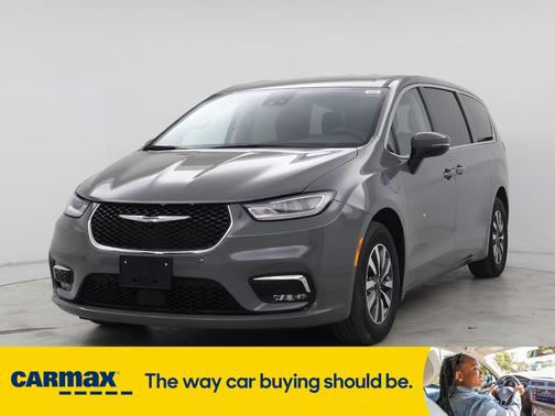 2023 Chrysler Pacifica Hybrid Touring L