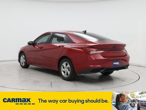 2022 Hyundai ELANTRA SE