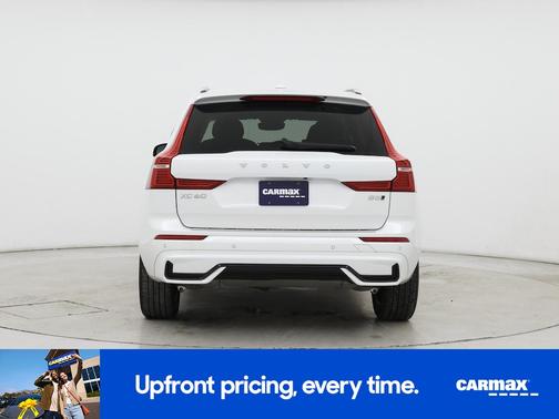 2024 Volvo XC60 B5 Core Dark Theme