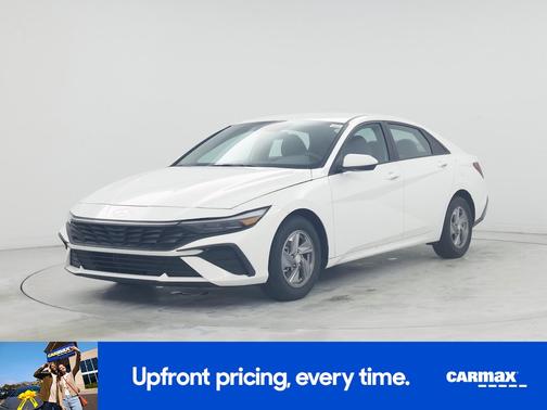 2024 Hyundai ELANTRA SE