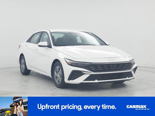 2024 Hyundai ELANTRA SE