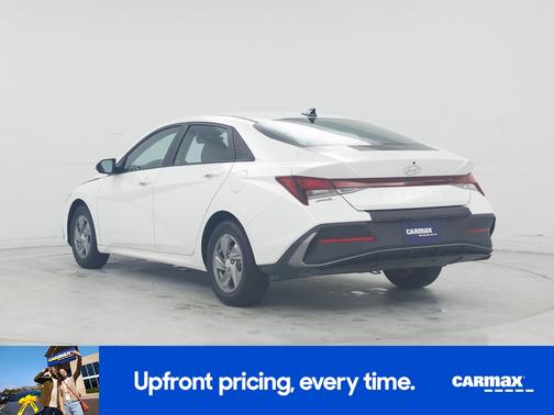 2024 Hyundai ELANTRA SE